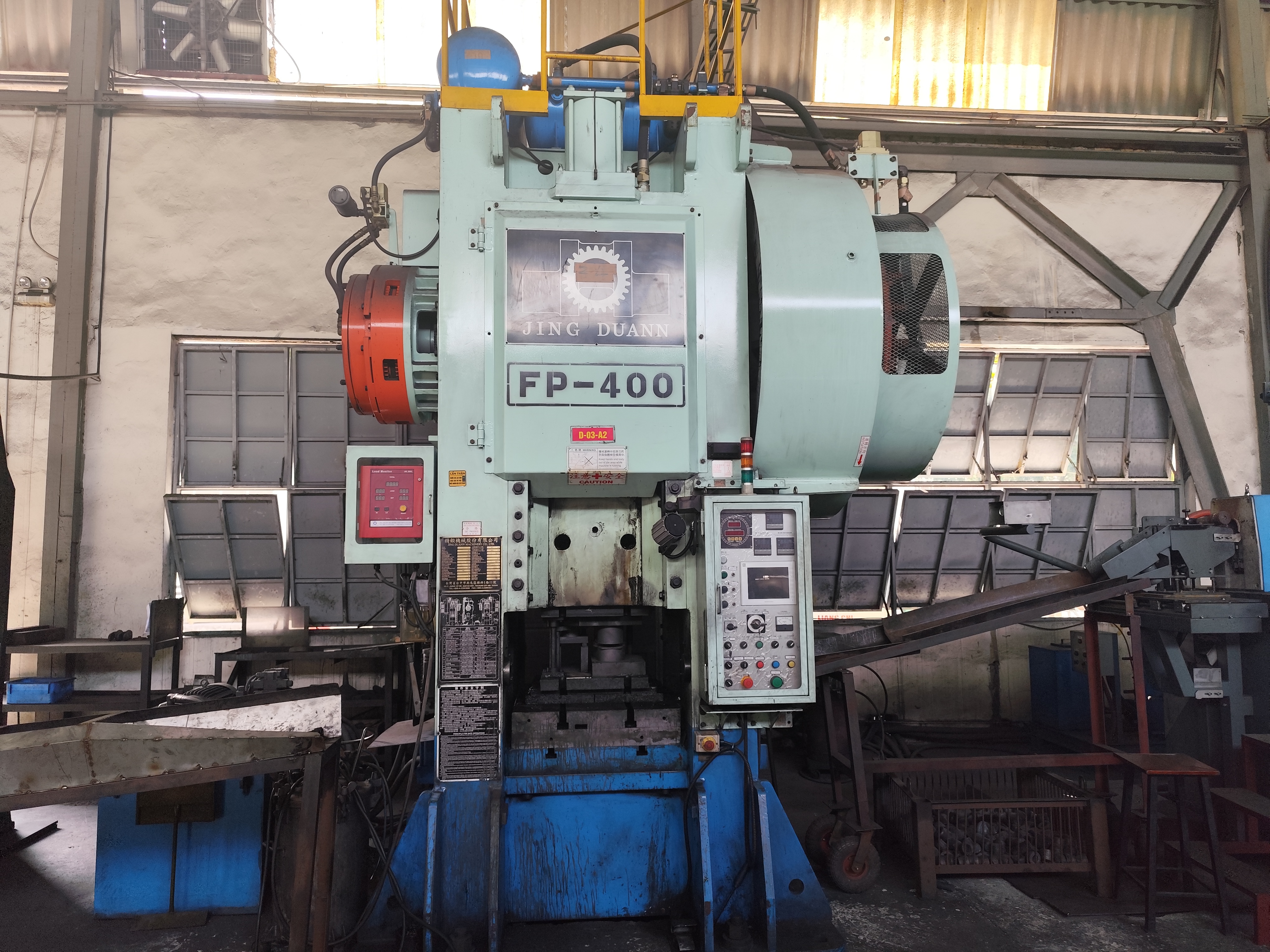 Progressive stamping machine 2.jpg